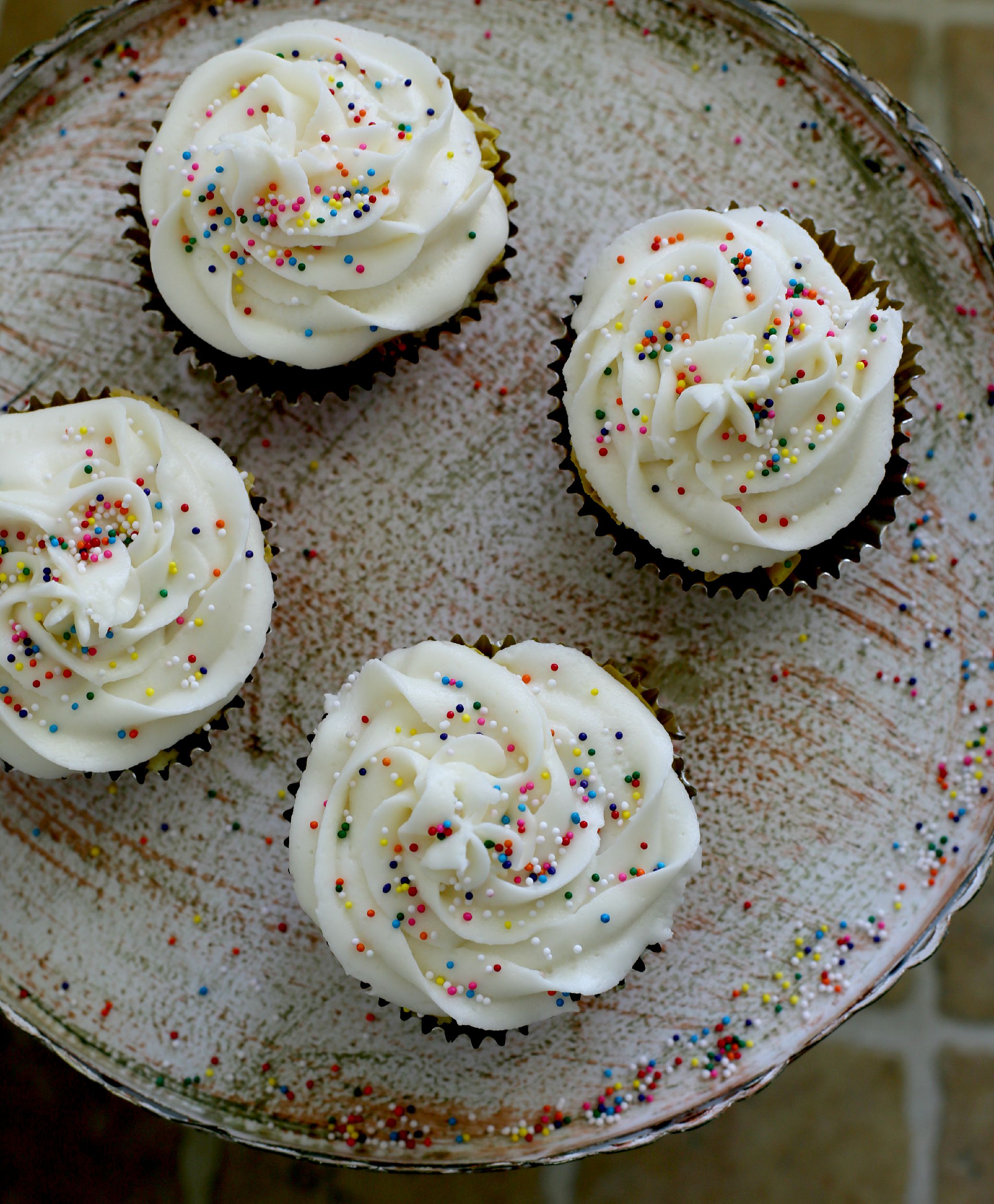 vanilla cupcakes3